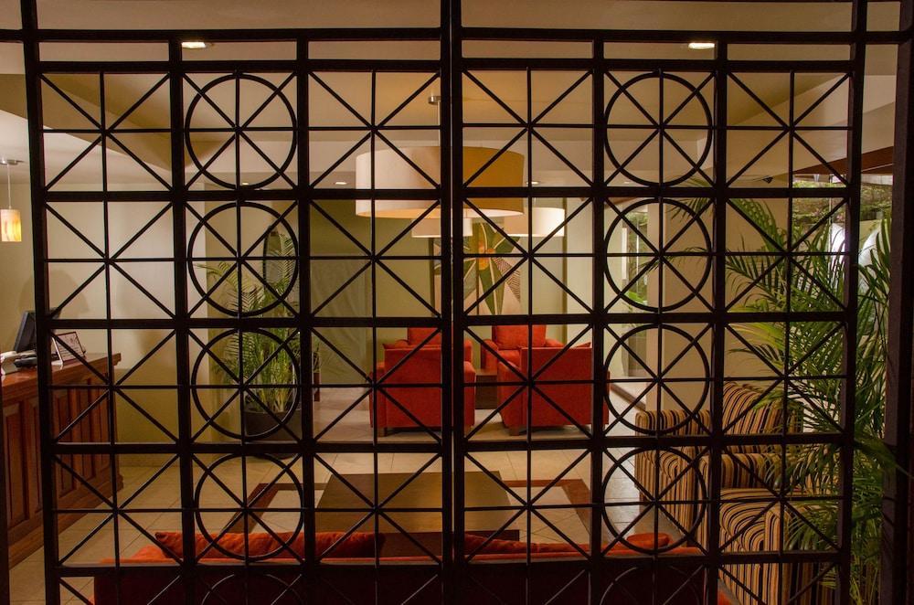 Suites Colonial โกซูเมล ภายนอก รูปภาพ